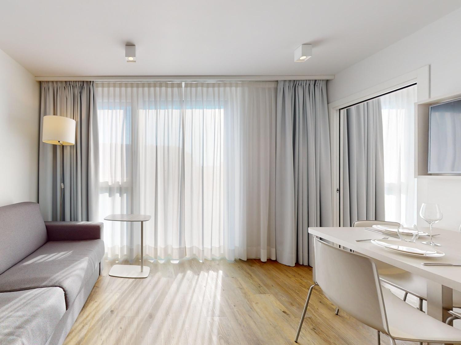 Nonanteneuf Appart Hotel Vevey - Contactless Check-In חדר תמונה